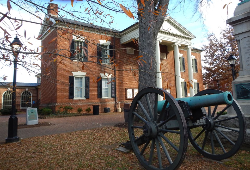 courthouse with cannon